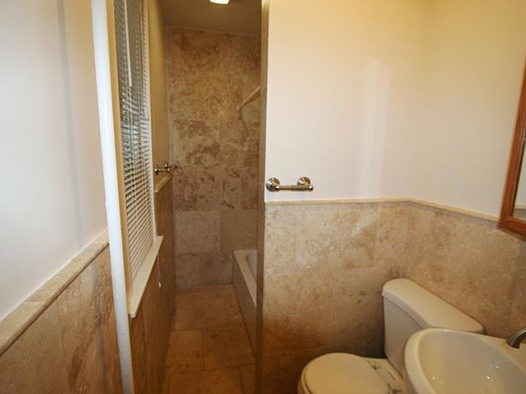 5th image of 1328 N Corona St