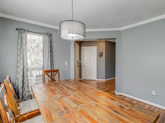 5th image of 10 Mystic Way Dr