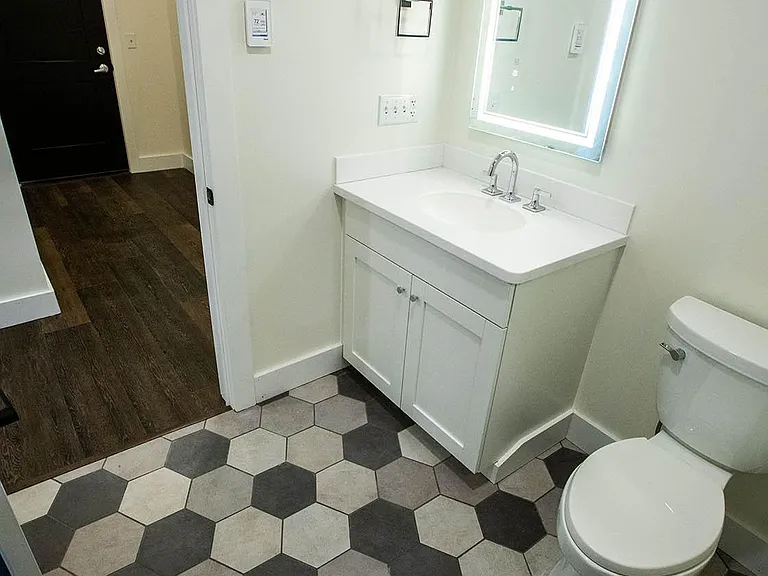 411 W Portage Ave #5 — Photo 18