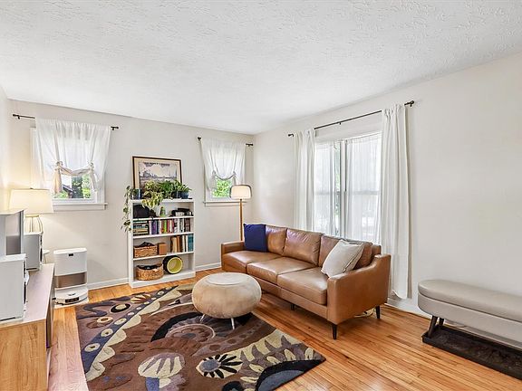 5th image of 1601 Center Ave