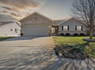 705 Tree Top Trl, Charlotte, MI 48813