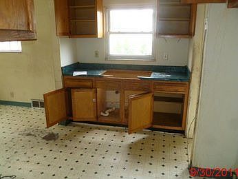 2nd image of 11427 Laing St