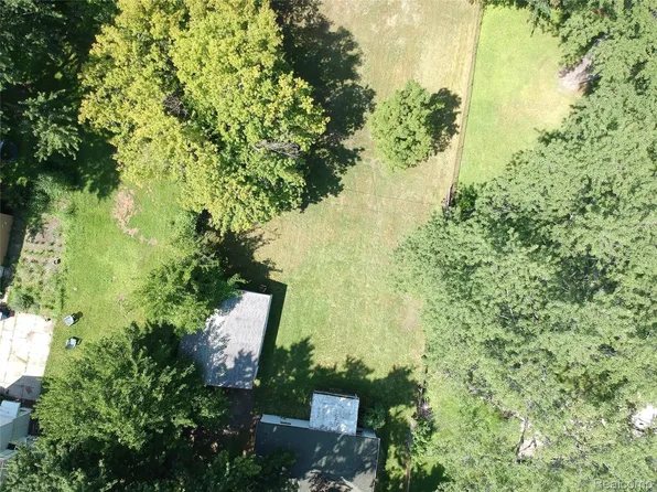 25601 Peter Kaltz Rd, Warren, MI 48091