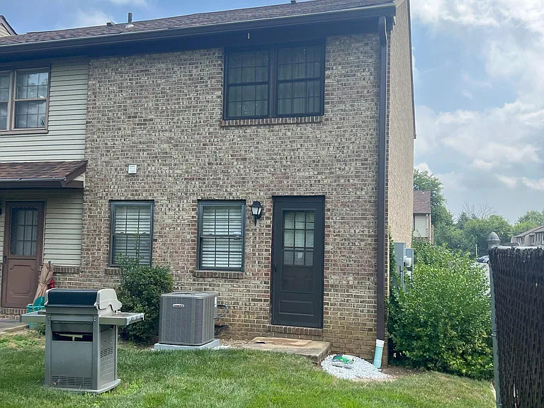 54 Village Green Way — Photo 4