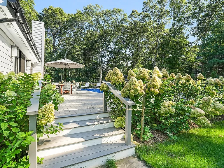 42 Sandra Rd — Photo 5