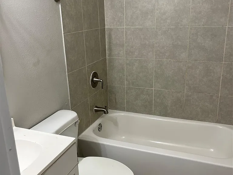 6813 Foster St — Photo 12