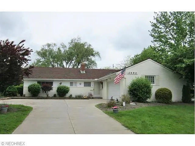 2590 Deptford Dr photo 1