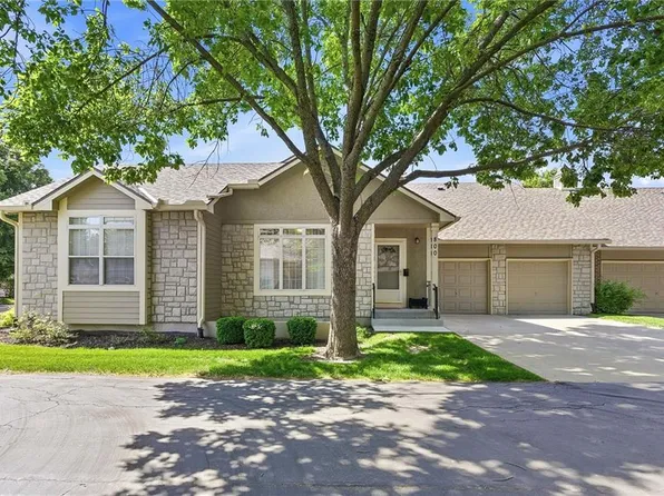 15732 S Sunset Dr Unit 800, Olathe, KS 66062