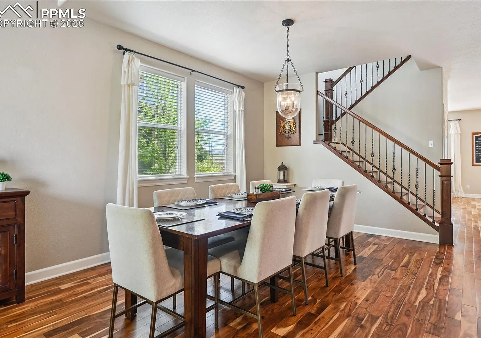 5 bed, 3577 sqft, $3,100 — Photo 2
