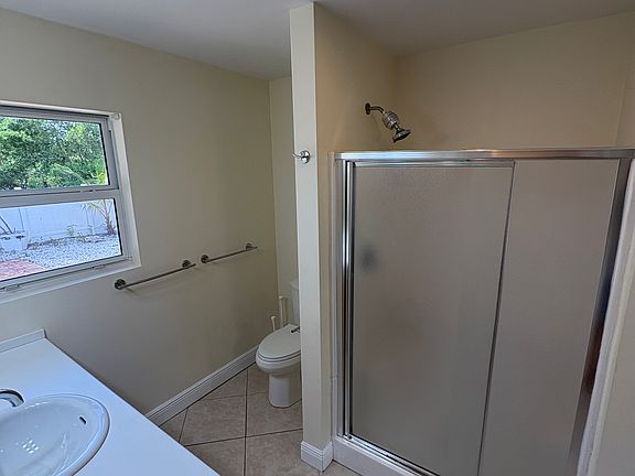 5th image of 321 Avenue E #A