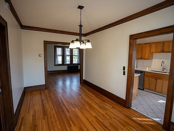 5th image of 707 W 44th St APT 1