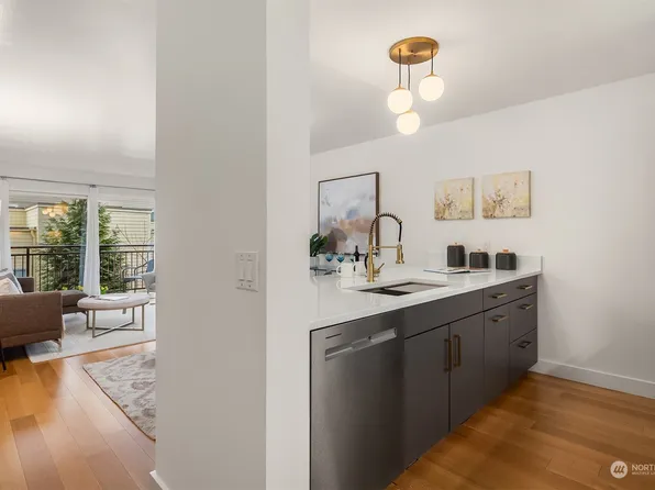 5834 NE 75th Street #B207, Seattle, WA 98115