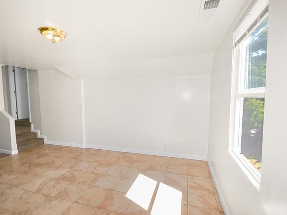 3rd image of 1006 Arguello St