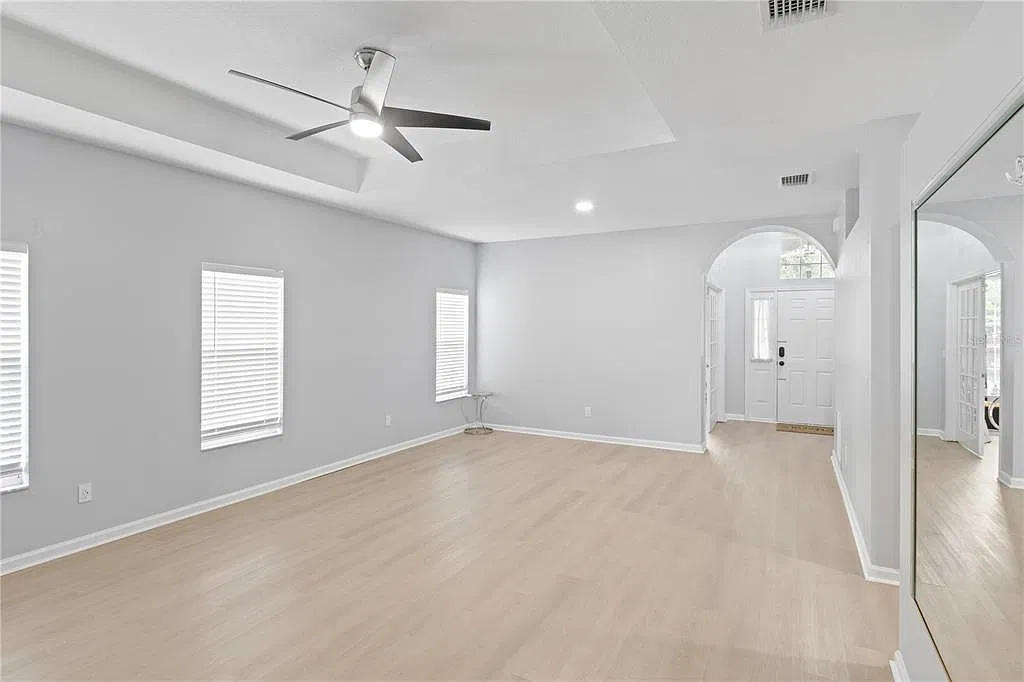 4 bed, 2.0 bath, 2062 sqft, $2,850 — Photo 3