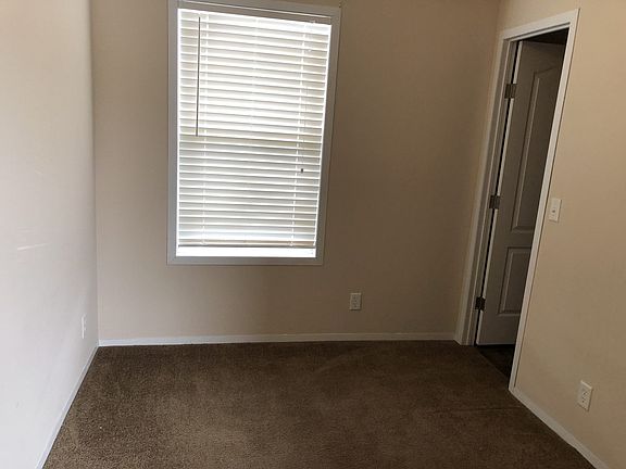 5th image of 2986 E Deerfield Run Blvd #214