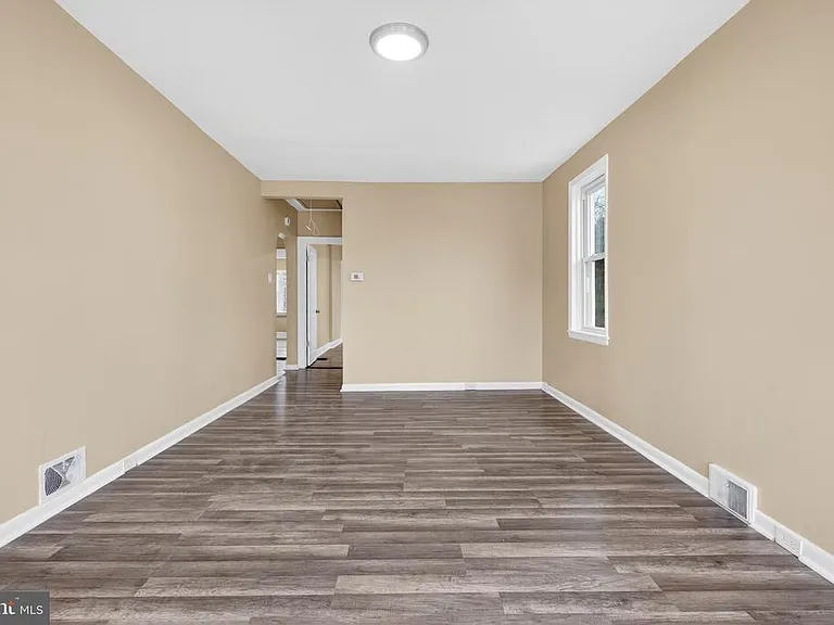 541 Engard Ave — Photo 4