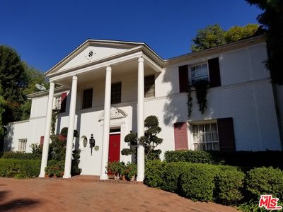 100 Delfern Dr, Los Angeles, CA, 90077