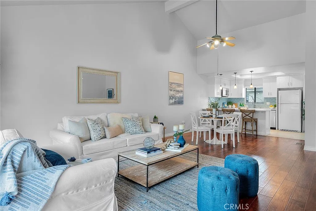 2 bed, 1352 sqft, $4,500 — Photo 2