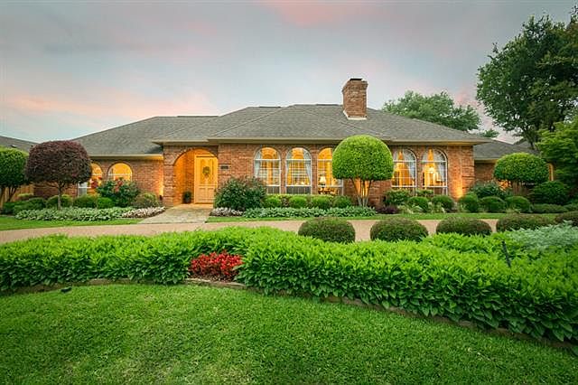 1st image of 4916 Bellerive Dr