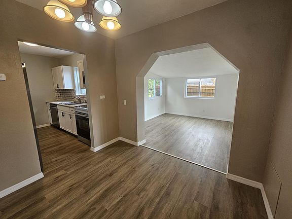 4th image of 305 Elaine Dr