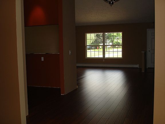 4th image of 614 Sunset Dr