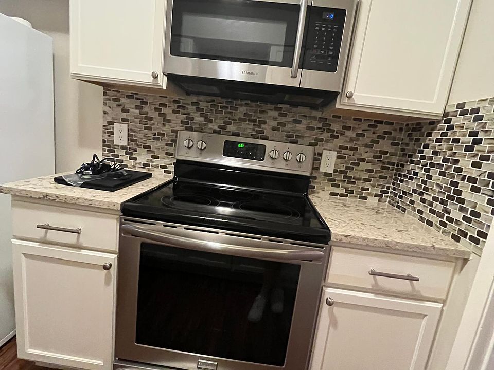 1st image of 2806 Great Valley Dr