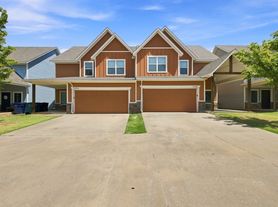 17612 Hampton Park Dr, Edmond, OK