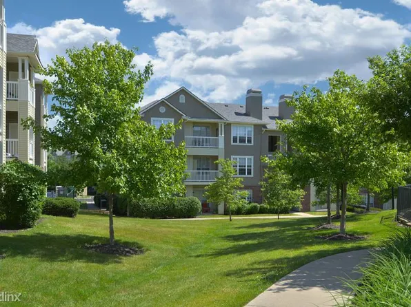 2299 River Oaks Dr, Columbus, OH 43228