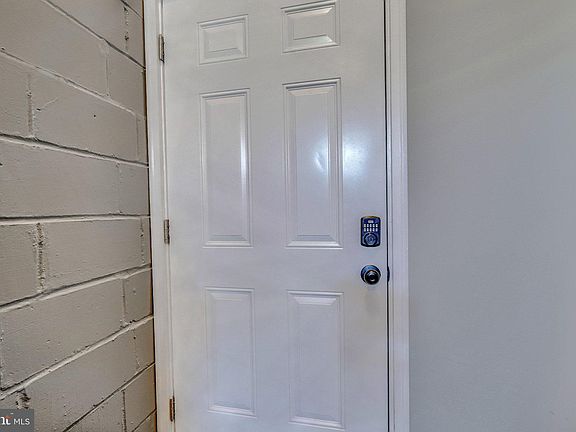 2nd image of 3524 Keswick Rd #R201