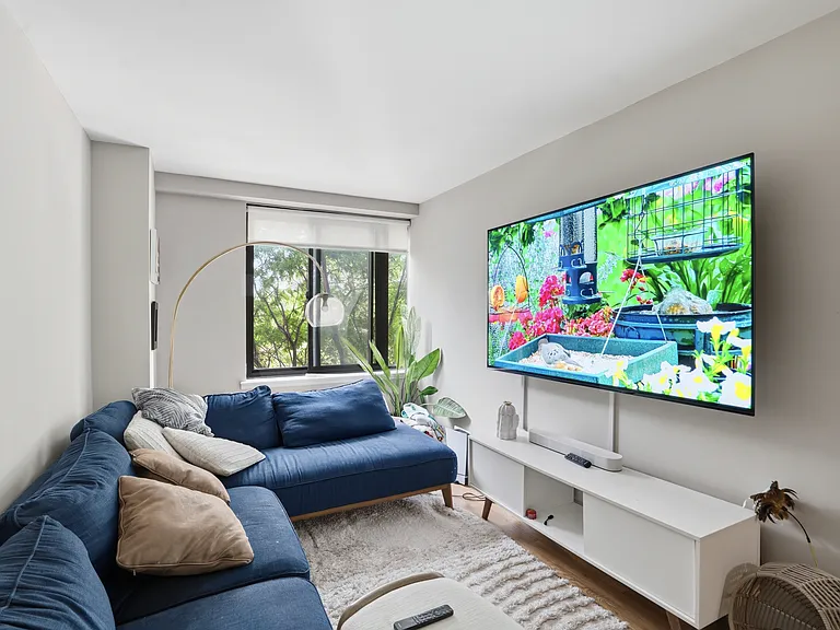 784 Columbus Ave #4D — Photo 9