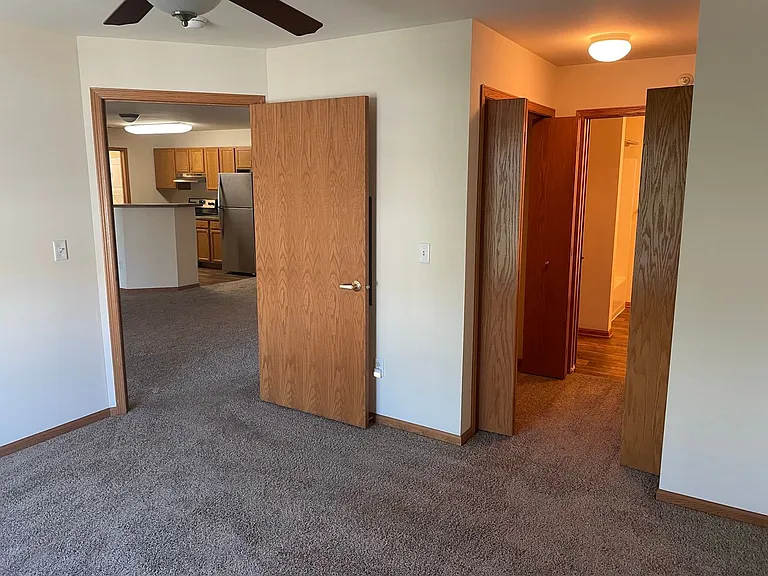 Door Creek Apartments — Photo 24