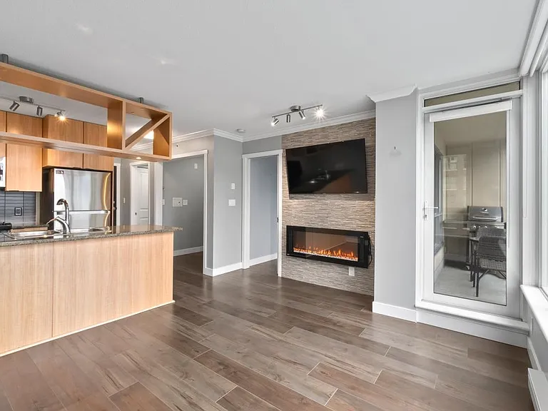 1001 Richards St #1401 — Photo 8