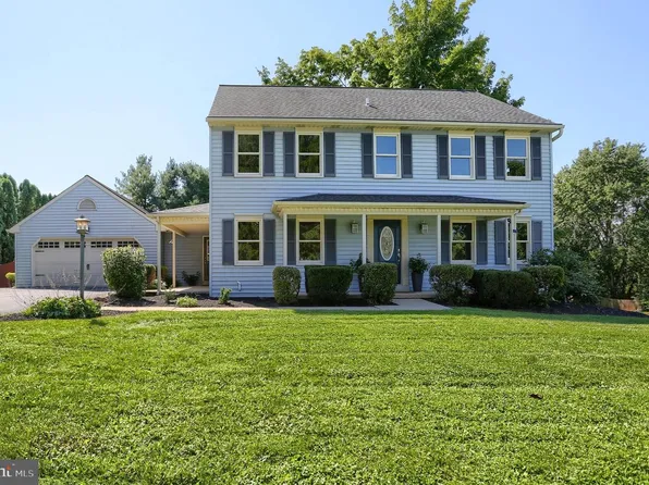 341 Dogwood Dr, Hershey, PA 17033