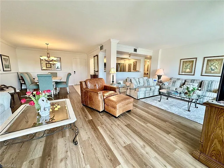 555 Park Shore Dr #B-403 — Photo 4