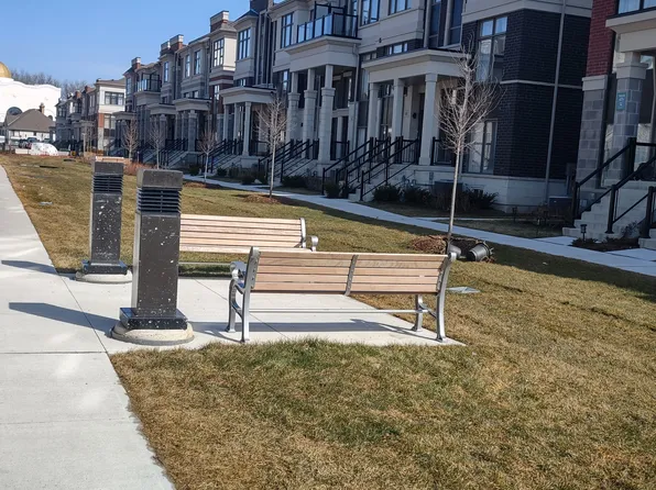 35 Wuhan Ln, Markham, ON L6E 0V4