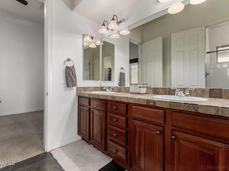 10312 S 16th Dr — Photo 36