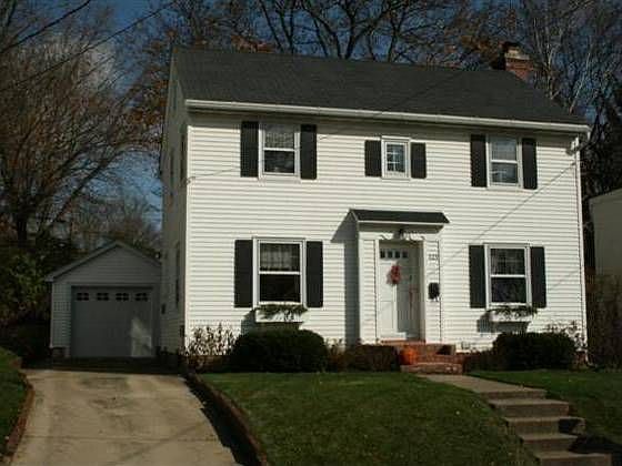 1st image of 325 S Atwood Ave