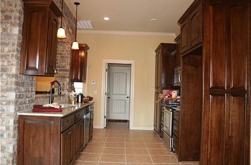 5th image of 3904 SW Flatrock Ave