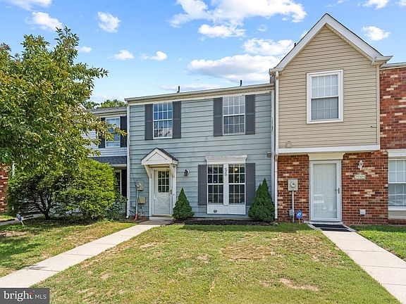 3rd image of 55 Victoria Manor Ct