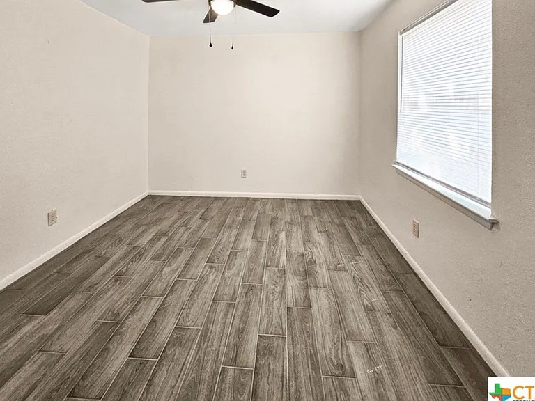 2312 Daisy Dr — Photo 8