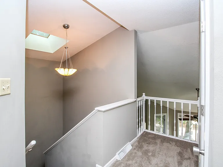 117 Hollyridge Ln — Photo 16
