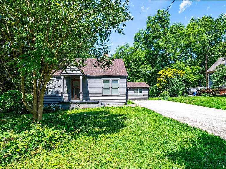 1177 Morley Ave SE — Photo 3