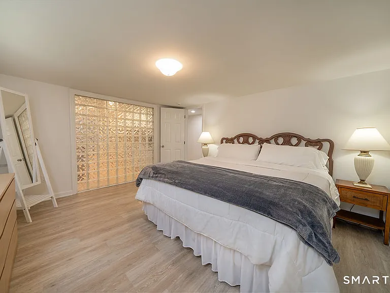 133 Linden Ave #B — Photo 9