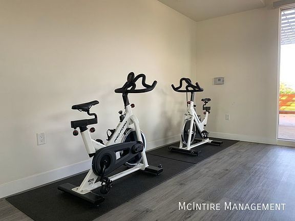 5th image of 625 S Pacific Ave #203