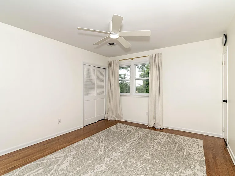 1800 Lark Ln — Photo 35