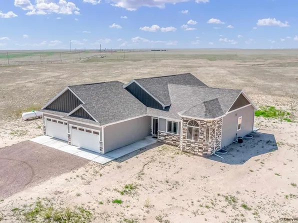 2789 Circle Heart Ln, Cheyenne, WY 82007