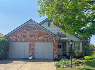 9672 River Oak Ln E, Fishers, IN 46038