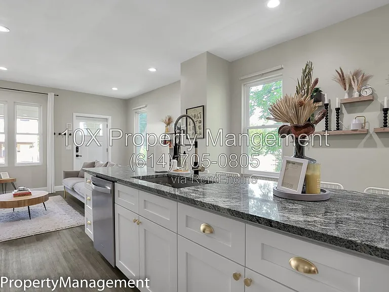 564 Kimball Pl — Photo 7