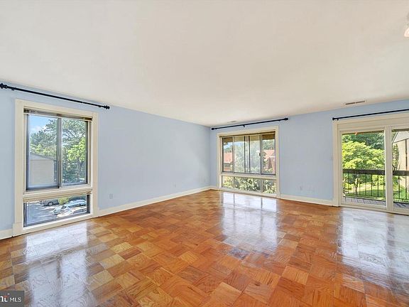 4th image of 7 Cross Keys Rd APT E