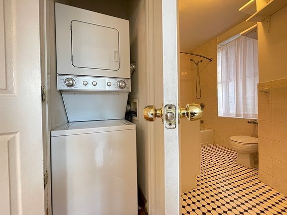 2nd image of 490 Ocean Pkwy APT 24